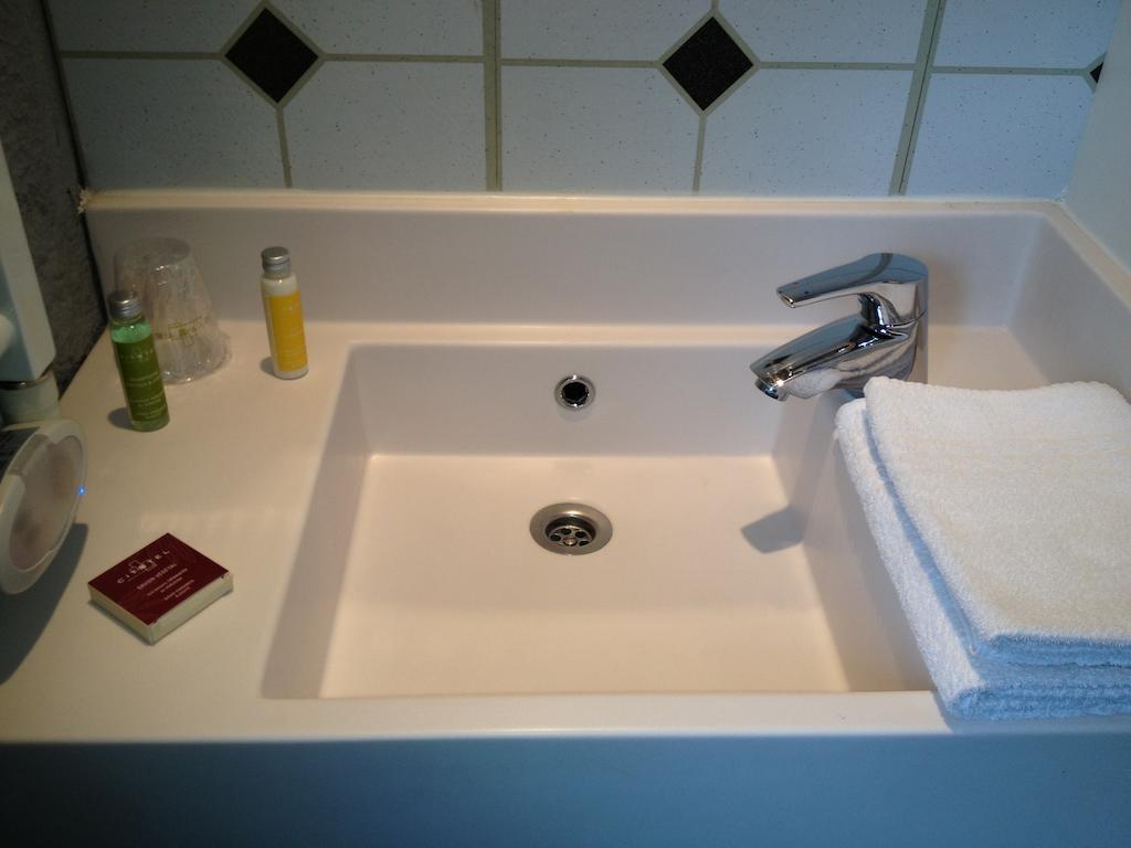 Les 4 Vallees Hotel Albertville Buitenkant foto