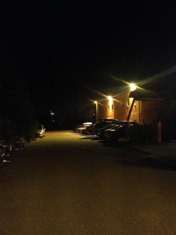 Les 4 Vallees Hotel Albertville Buitenkant foto